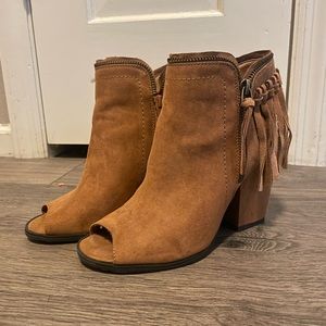 DV by Dolce Vita Open Toed Fringe Boots sz 8